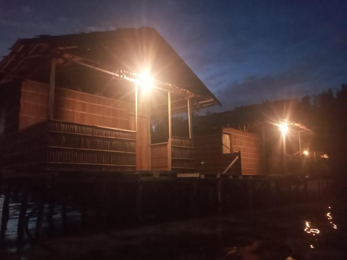 Arborek Diving Homestay R4 Besir Exteriér fotografie